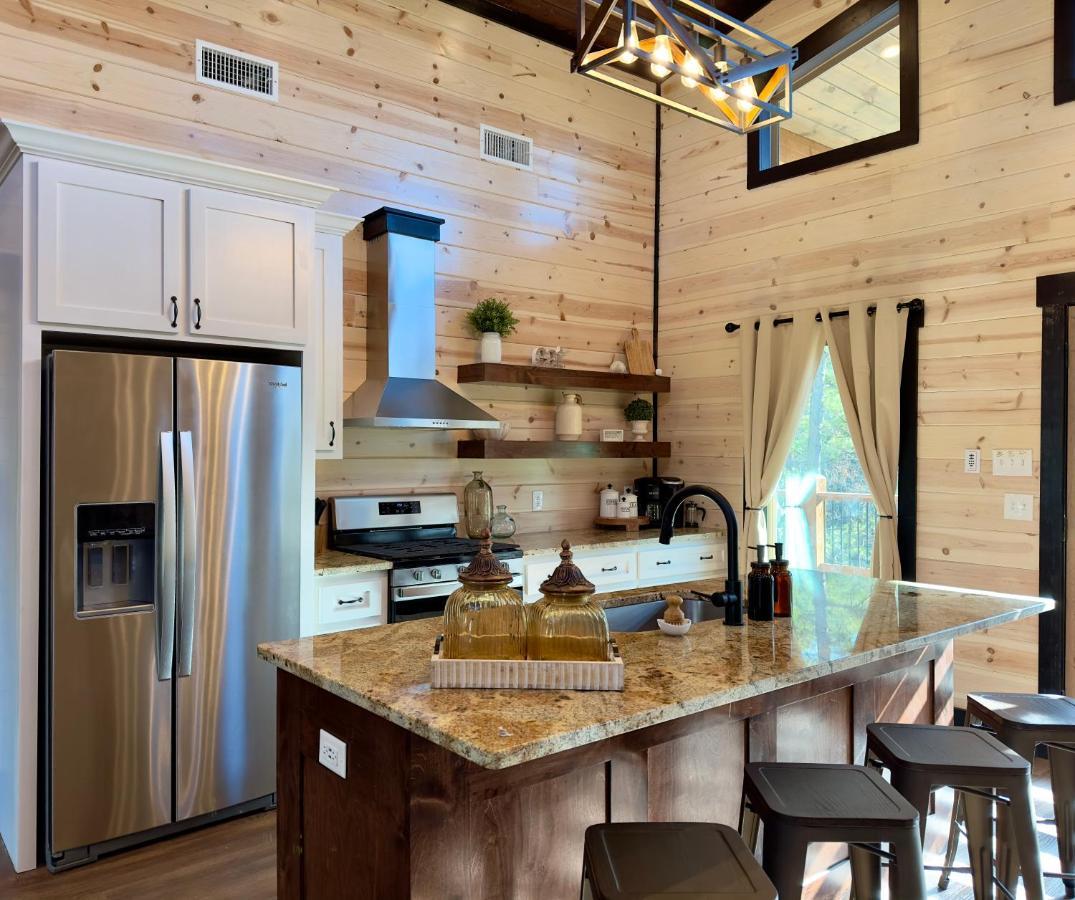New Luxury Cabin, Hot Tub, Forest Views,Hotel Style Amenities 布罗肯鲍 外观 照片