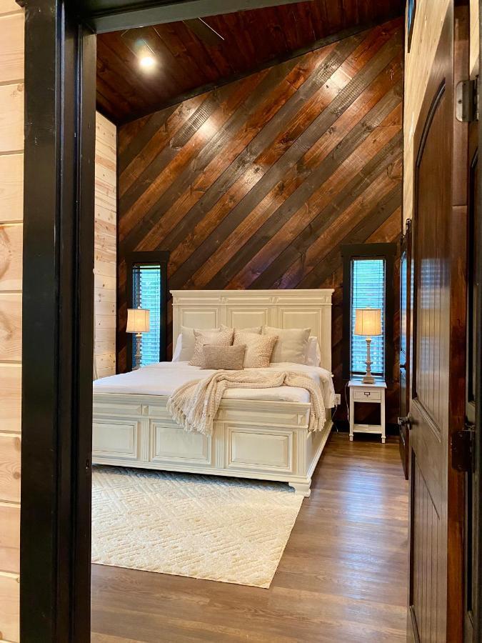 New Luxury Cabin, Hot Tub, Forest Views,Hotel Style Amenities 布罗肯鲍 外观 照片