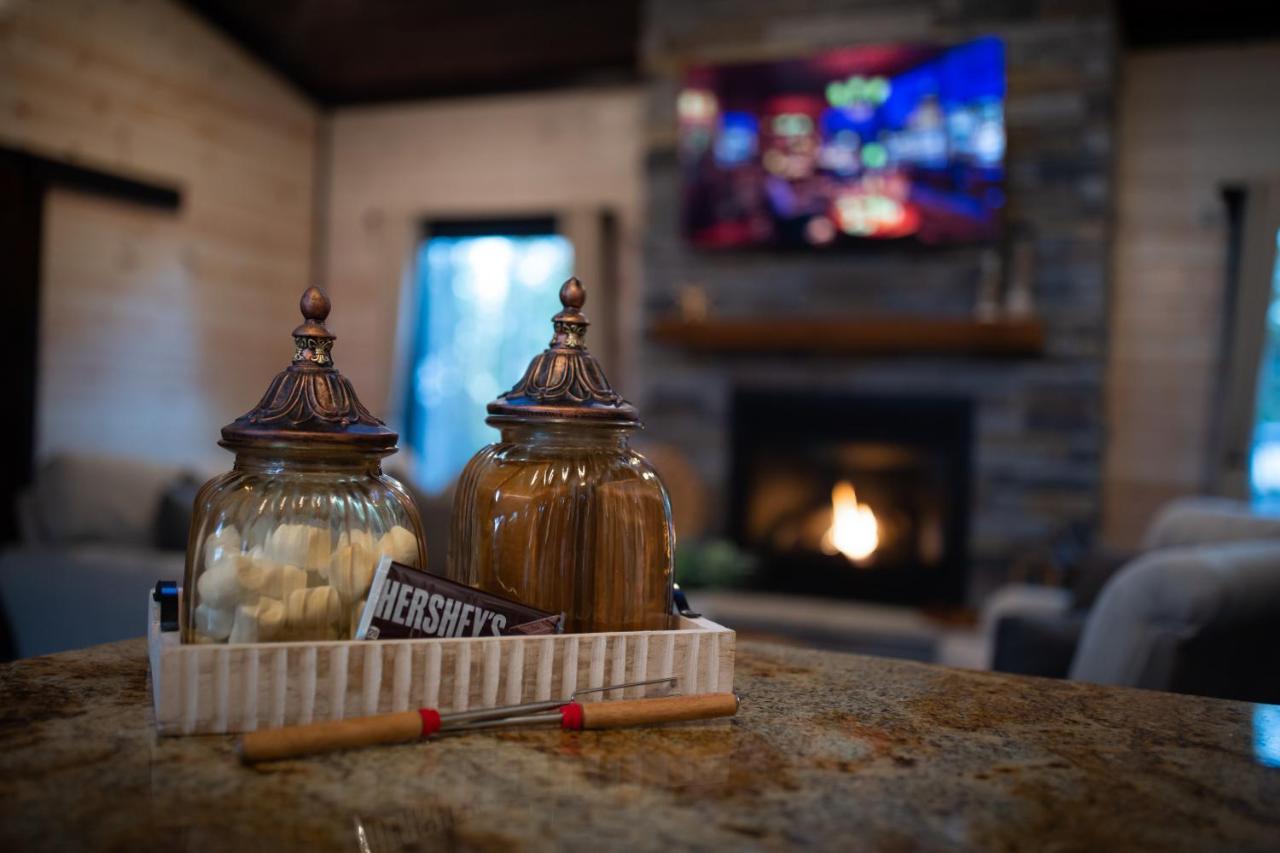 New Luxury Cabin, Hot Tub, Forest Views,Hotel Style Amenities 布罗肯鲍 外观 照片