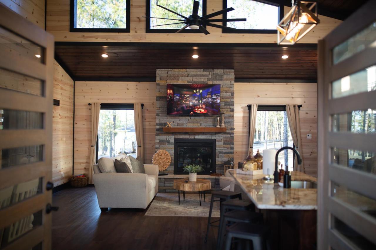 New Luxury Cabin, Hot Tub, Forest Views,Hotel Style Amenities 布罗肯鲍 外观 照片