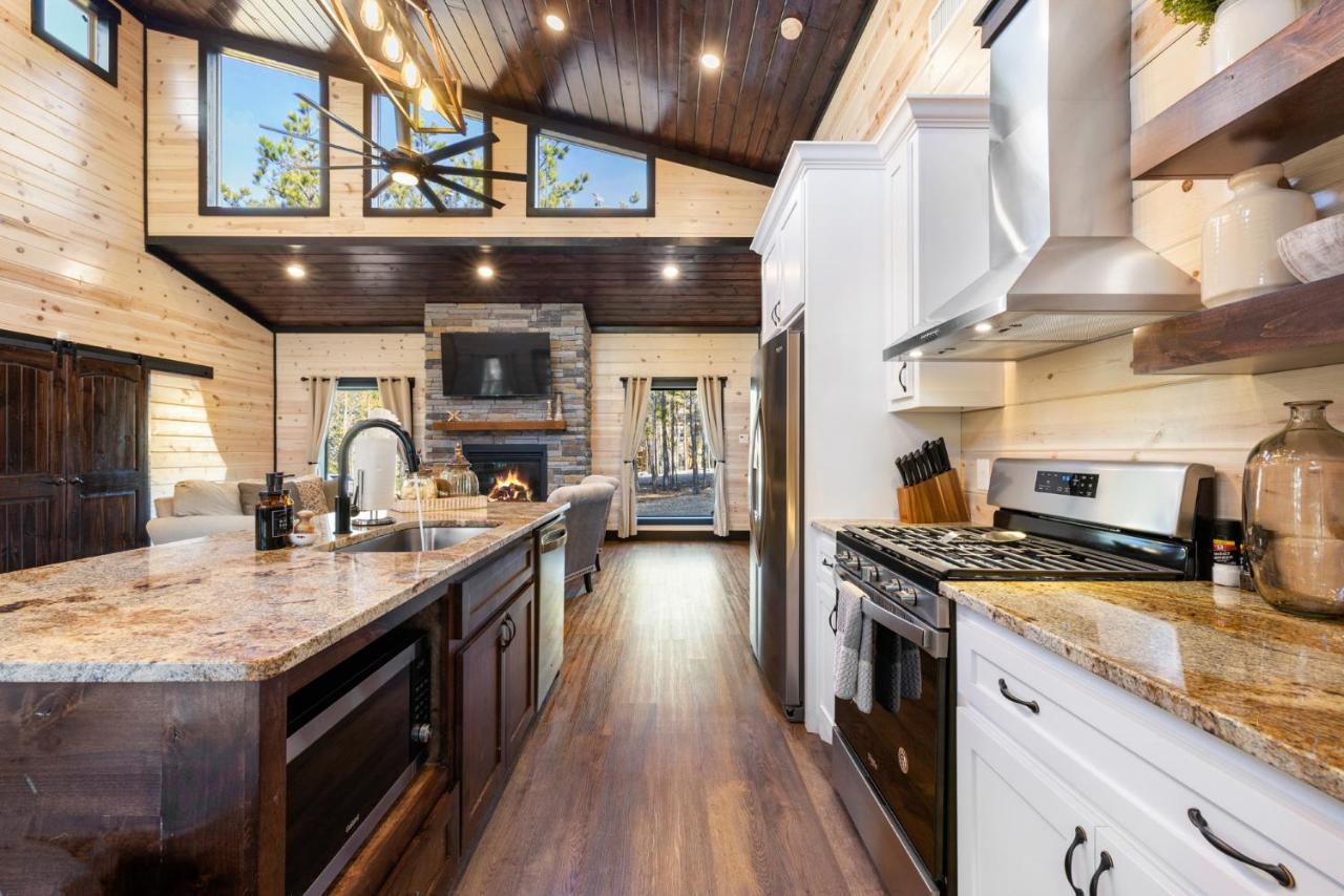 New Luxury Cabin, Hot Tub, Forest Views,Hotel Style Amenities 布罗肯鲍 外观 照片