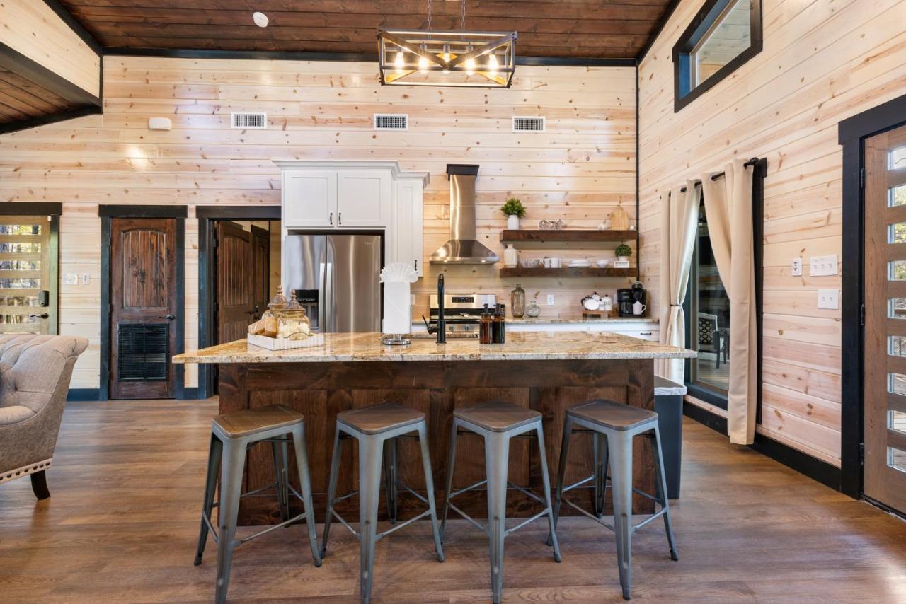 New Luxury Cabin, Hot Tub, Forest Views,Hotel Style Amenities 布罗肯鲍 外观 照片